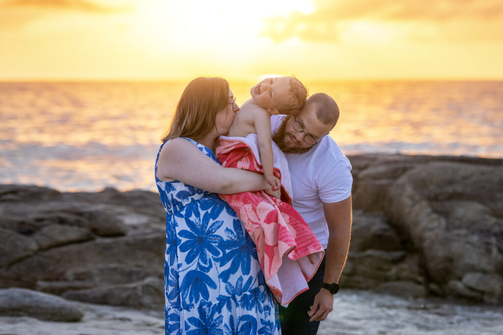 photographe-famille-grossesse-à-la-plage-Brest-Plouzané-Plougonvelin-Plouarzel