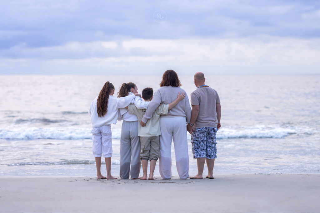 Séance-photo-Famille-à-la-plage-photographe-plougonvelin-plouarzel