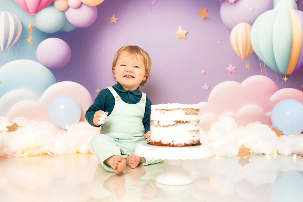 Séance photo anniversaire smash-cake bébé un et deux ans gâteau brest plougonvelin Plouzané plouarzel