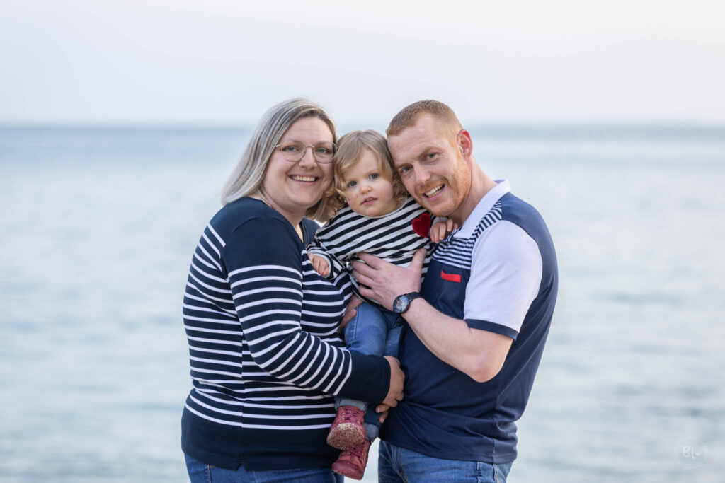 photographe-famille-plouzané-brest-plougonvelin-finistère-bretagne-moment-photo-plage-couple-enfant