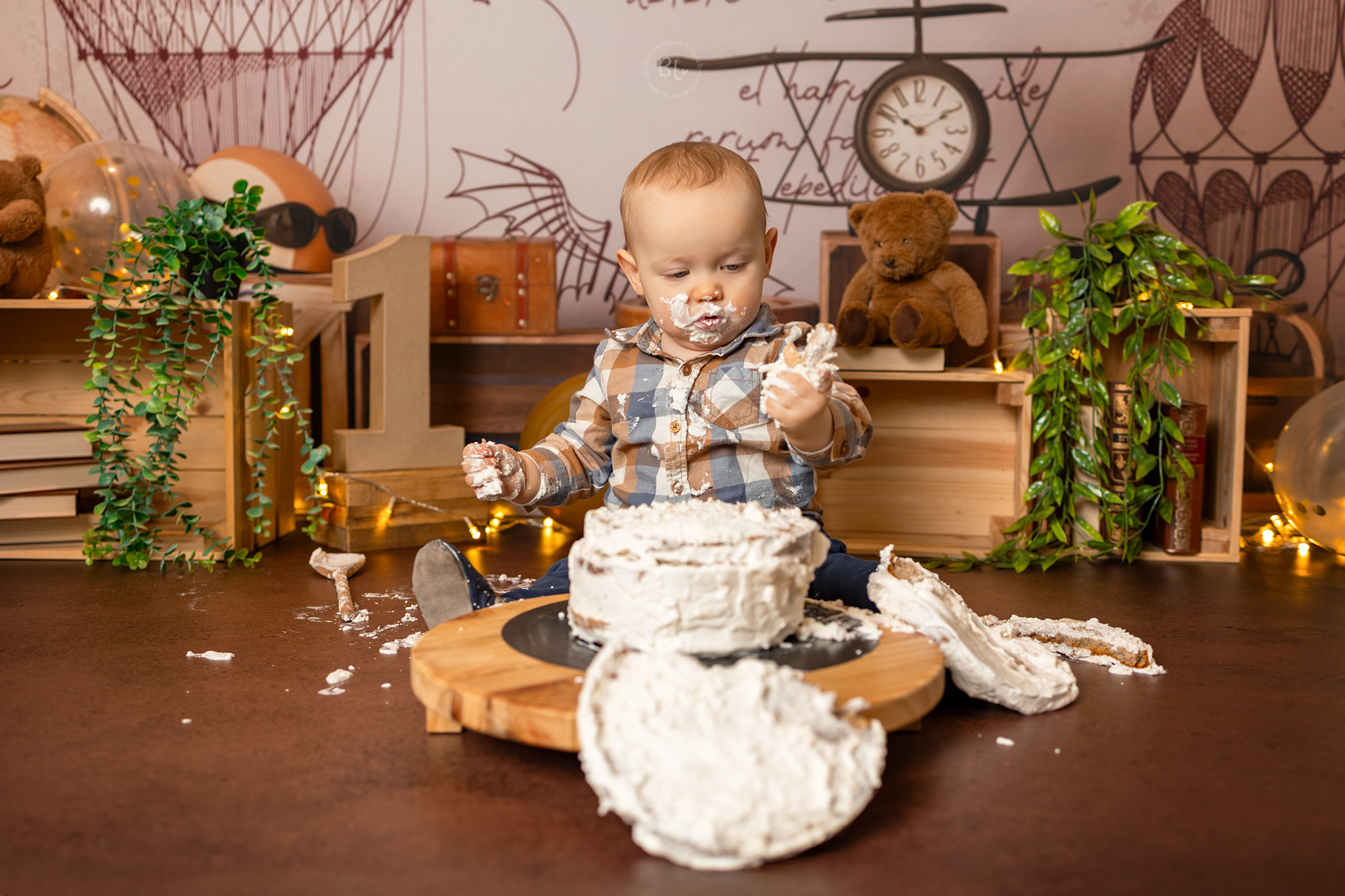 séance-photo-smash-cake-un-an-petit-garçon-photographe-brest-finistère